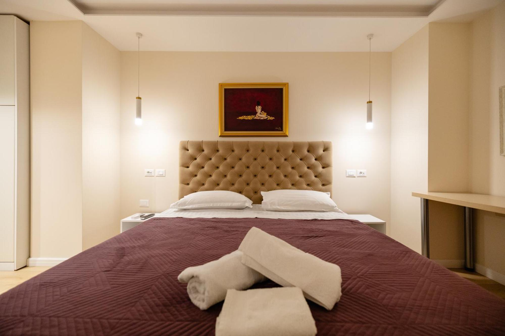Luxury Center Observatori Apartment Tirana Exterior photo