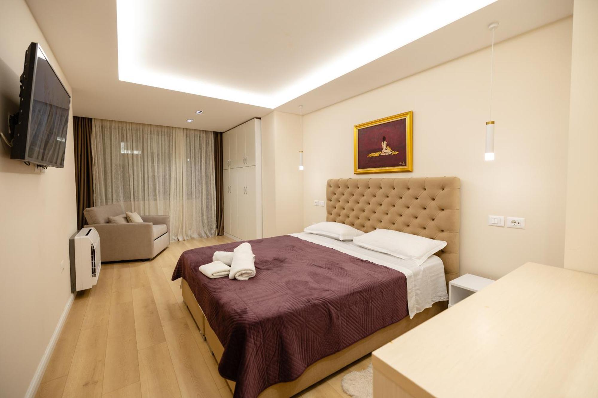 Luxury Center Observatori Apartment Tirana Exterior photo