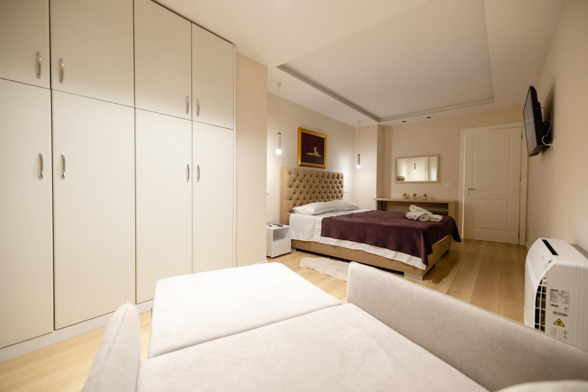 Luxury Center Observatori Apartment Tirana Exterior photo